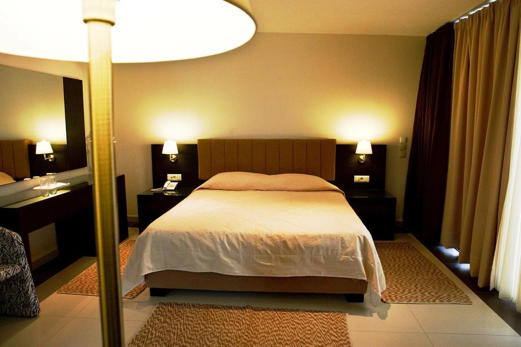 Apollon Hotel Толон Экстерьер фото